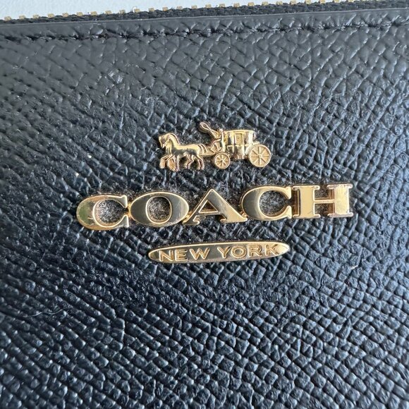 Coach Black Pebbled Leather Wristlet L2391 Gold Hardware Zip Pouch - Picture 2 of 16